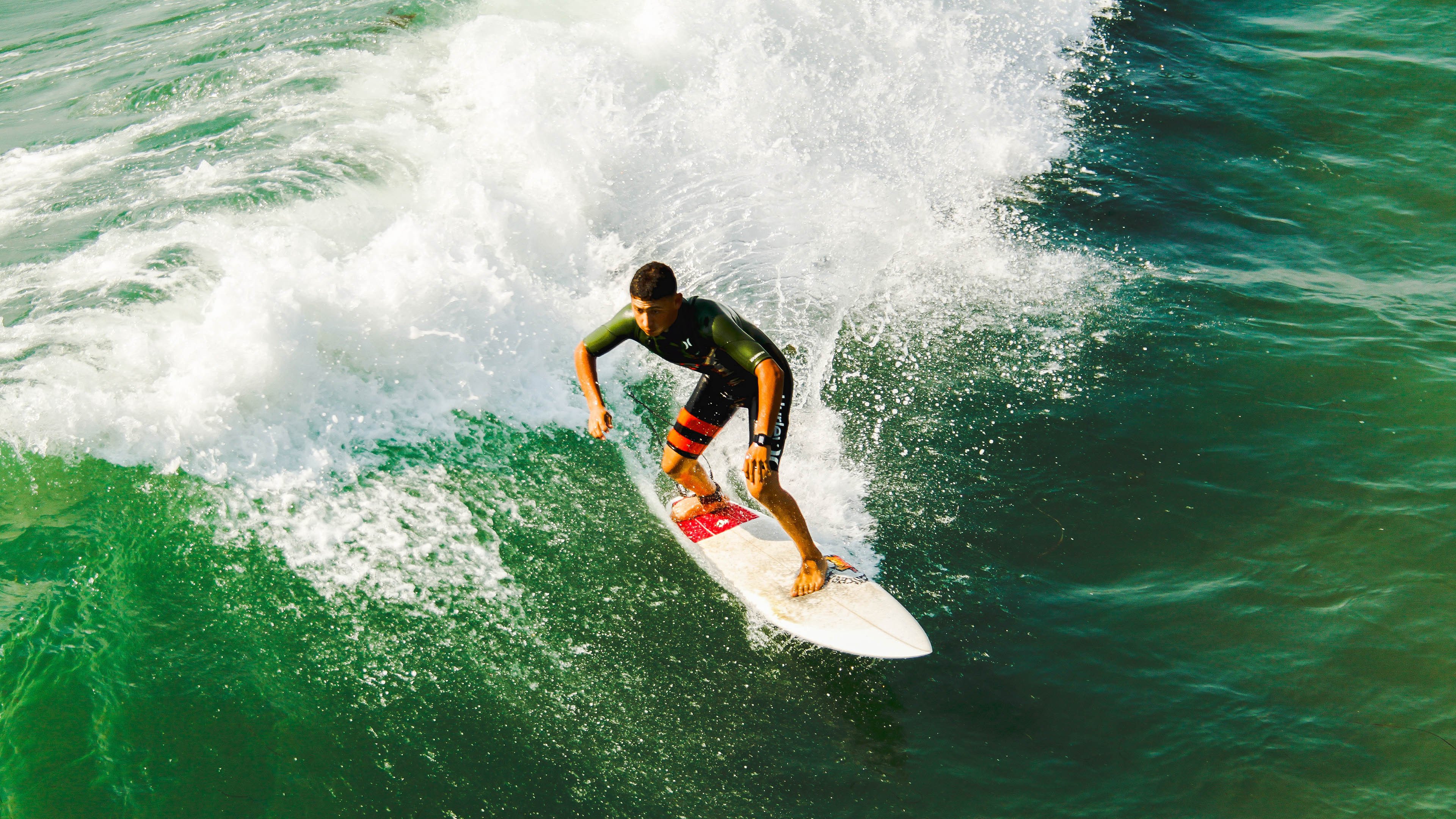 呼啦圈耐力赛 与音乐节奏结合成为城市健身新景观
